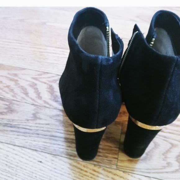 MICHAEL Michael Kors Black Suede Ankle Booties - Picture 4 of 7